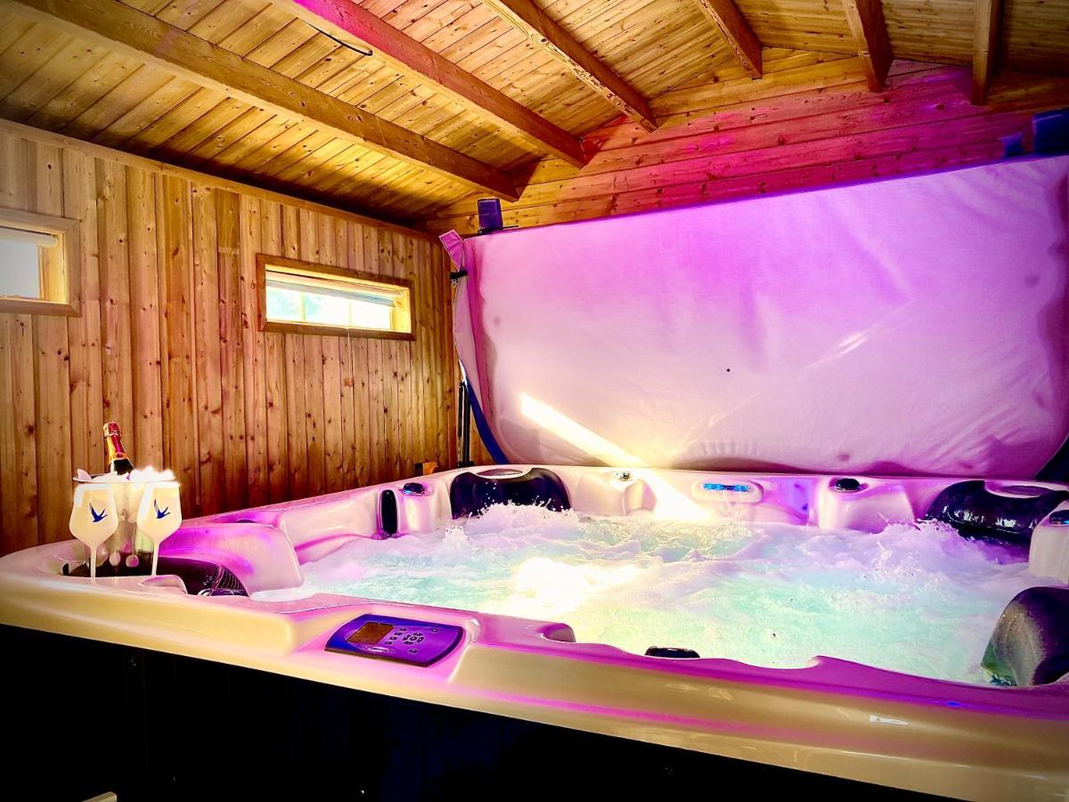Beautiful Hot Tub Suite In Lytham St Annes Kültér fotó