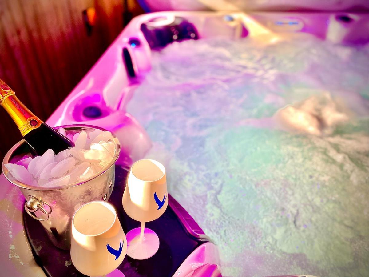 Beautiful Hot Tub Suite In Lytham St Annes Kültér fotó